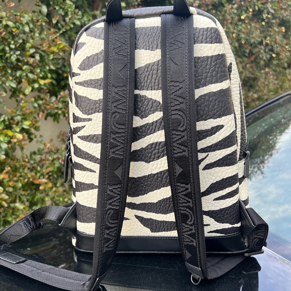 MCM Stark Backpack in Meta Safari Visetos - Picture 6 of 12